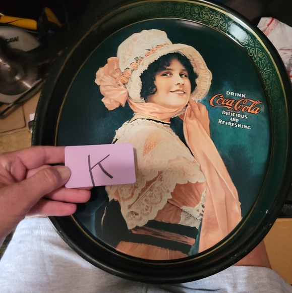 Vintage 1972 coca cola serving tray! Front is almost perfect - Picture 5 of 5